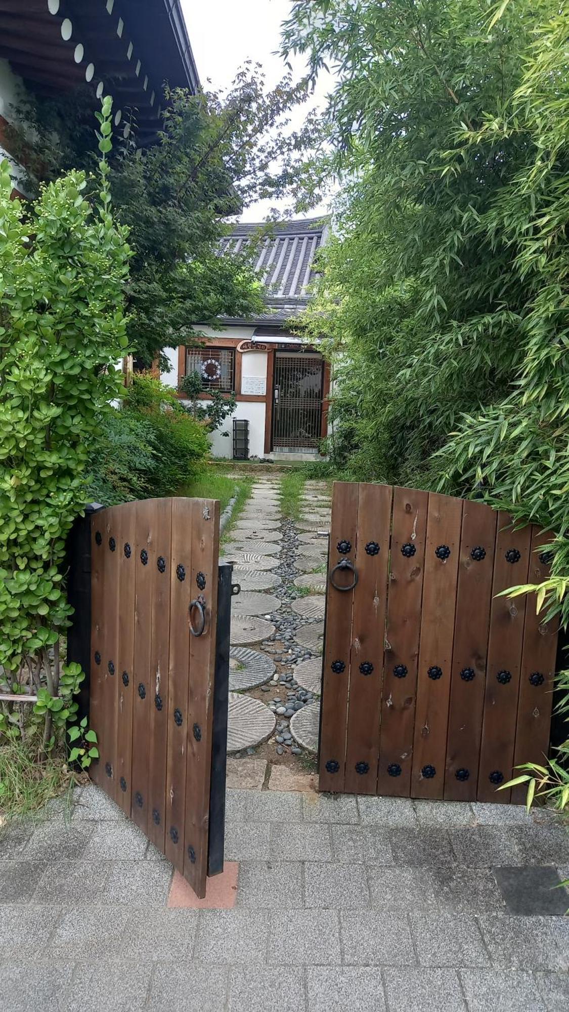 Adam Guesthouse Gyeongju Buitenkant foto